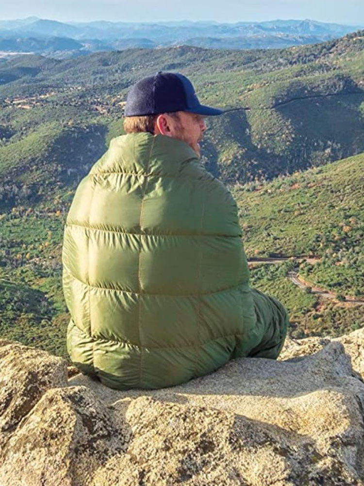 NNEDSZ Black Compact Lightweight Quilted Blanket - Soft, Warm, and Portable for Outdoor Adventures-1