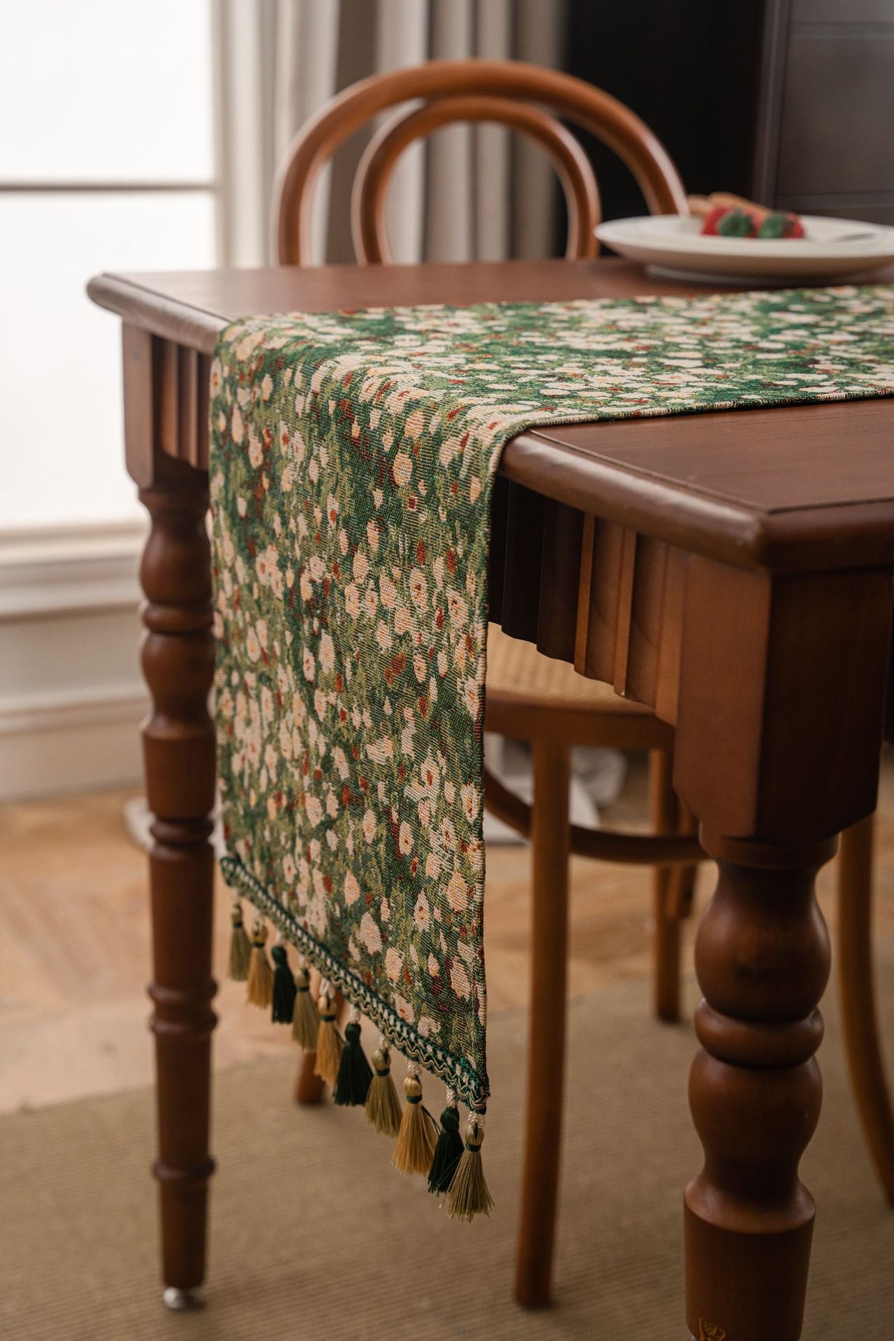 NNEDSZ Floral Table Runner with Tassels - Jacquard Green Farmhouse Style (33x240cm)-0